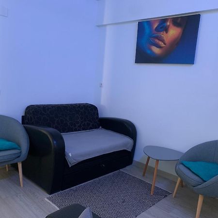 קריובה Black&White Suites מראה חיצוני תמונה