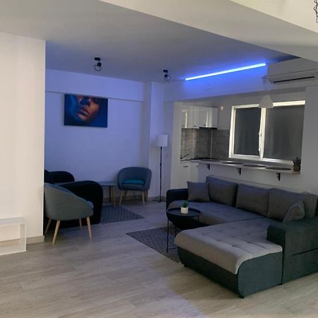 קריובה Black&White Suites מראה חיצוני תמונה