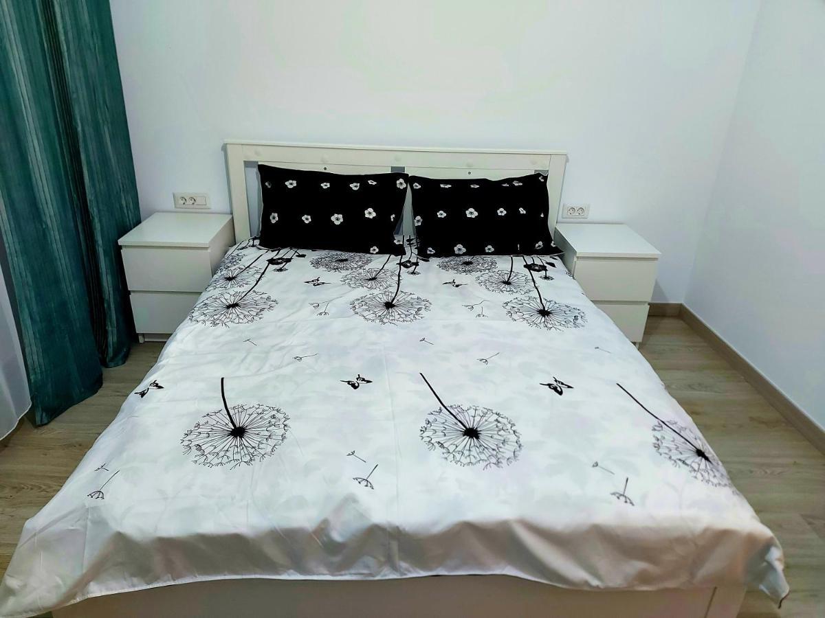 קריובה Black&White Suites מראה חיצוני תמונה