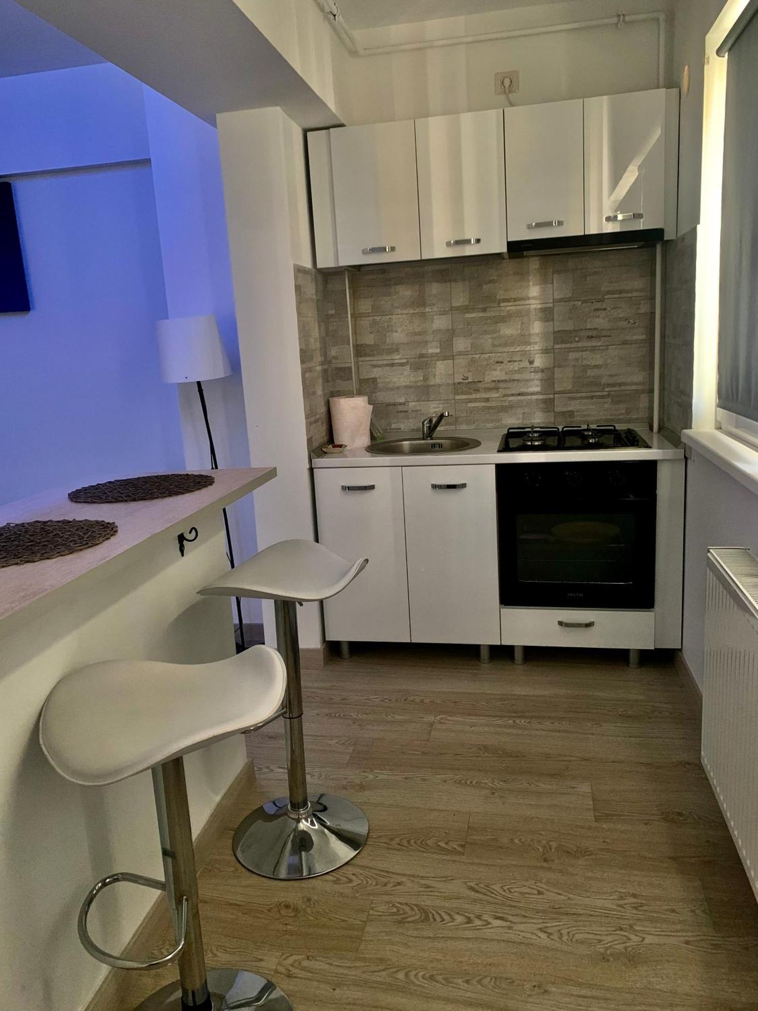 קריובה Black&White Suites מראה חיצוני תמונה